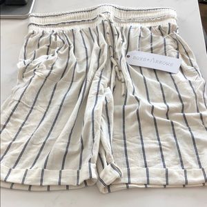Boyd &Arrows Eezy peezy shorts NWT
